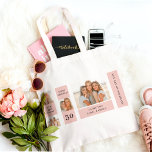 Collage Friend Fotos | Glückliches Geburtstagsgesc Tragetasche<br><div class="desc">Collage Friend Fotos | Gerne ein Geburtstagsgeschenk.Machen Sie den Geburtstag Ihres Freundes mit diesem maßgeschneiderten Geschenk,  das eine Collage Ihrer Lieblingsmomente zusammen enthält! Dieses personalisierte,  rosa-geprägte Geburtstagsgeschenk ist exklusiv auf Zazzle erhältlich und ist der ideale Weg,  um Ihrem Freund zu zeigen,  wie viel sie Ihnen gemein sind.</div>