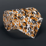 Collage of Guinea Pigs Illustrations Gemustert Krawatte<br><div class="desc">Mit diesem gemusterten Mode-Accessoire präsentieren Sie Ihre Liebe für Guinea-Schweine. Diese Krawatte hat eine Collage von realistischen Stil Guinea Schwein Illustrationen. Die Rückseite hat ein koordinierendes gestreiftes Muster.</div>