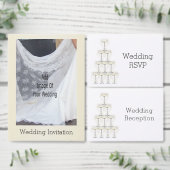 Champagne Glasses Simple Wedding Wasserflaschenetikett (Personalisiere diese Kollektion eines unabhängigen Creators.)