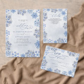 Monogramm Silber Blaue Schneeflocken Winterhochzei Serviette (Personalisiere diese Kollektion eines unabhängigen Creators.)