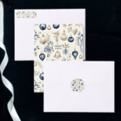 Weihnachtsschmuck in Blau und Beige Tischdecke (Personalisiere diese Kollektion eines unabhängigen Creators.)