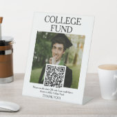College Fund QR-Code-Schild mit Foto Classic Serif Sockelschild (In SItu)