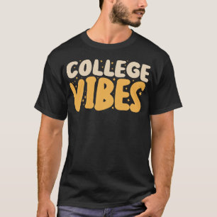 College Vibes College Team Retro 1. Tag   T-Shirt