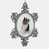 Collie läuft durch Schnee Schneeflocken Zinn-Ornament (Links)