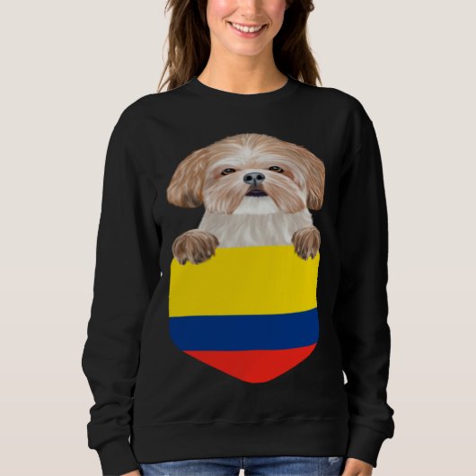 Colombia Flag Shih Tzu Dog In Pocket Sweatshirt (Vorderseite)