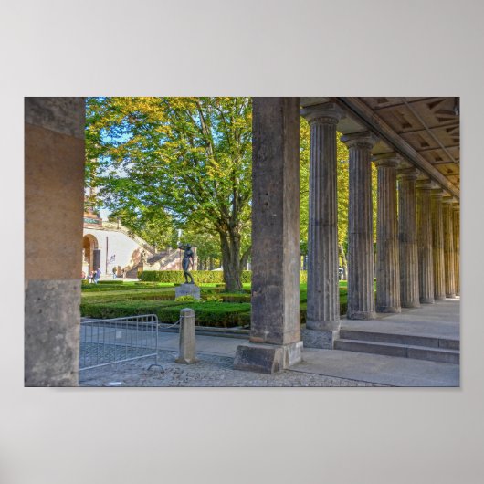 Colonnade Courtyard, Museum Island, Berlin Poster (Vorne)