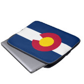 Colorado: Die hundertjährige US-Staatsflagge Laptopschutzhülle (Vorne Knopf)