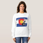 Colorado Flag mit Coolem Snowmobiler Sweatshirt (Vorne ganz)