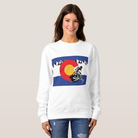 Colorado Flag mit Coolem Snowmobiler Sweatshirt (Vorne ganz)