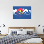Colorado-Flagge mit Denver Skyline und Rockies Leinwanddruck (Insitu (Schlafzimmer))