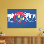 Colorado-Flagge mit Denver Skyline und Rockies Leinwanddruck (Insitu (Wohnzimmer))