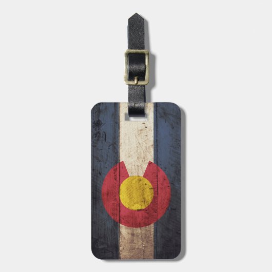 Colorado-Staats-Flagge auf altem hölzernem Korn Gepäckanhänger (Vorderseite vertikal)