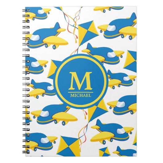Colorful Airplanes and Kites Kids Pattern Monogram Notizblock (Vorderseite)