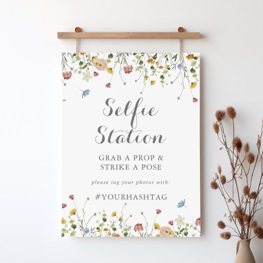 Colorful Dainty Wild Blume Selfie Station Zeichen Poster
