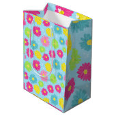 Colorful Daisies Mittlere Geschenktüte (Rückseite Schrägansicht)