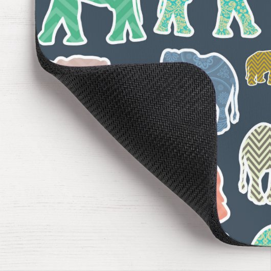 Colorful Elephants, Pattern Of Elephants, Zigzag Mousepad (Ecke)