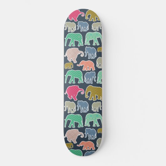 Colorful Elephants, Pattern Of Elephants, Zigzag Skateboard (Vorderseite)