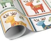 Colorful Festive Reindeer Holiday Design Geschenkpapier (Rolleneckpunkt)