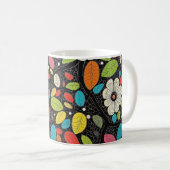 🌼 Colorful Floral Pattern on Black - Bold & Vibra Kaffeetasse (VorderseiteRechts)