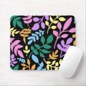 Colorful foliage in black background mousepad (Mit Mouse)