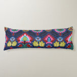 Colorful Folk Floral Dark Blue Seitenschläferkissen<br><div class="desc">Lovely trow pillow designed with a colorful folk floral print on a dark blue background, with red and pink accents. Perfect to add a touch of personality to any room! More versions and matching articles are available in my collections! Feel free to contact me if you need any help to...</div>