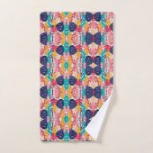 Colorful geometric-patterned towels hang  badhandtuch set (Handtuch)