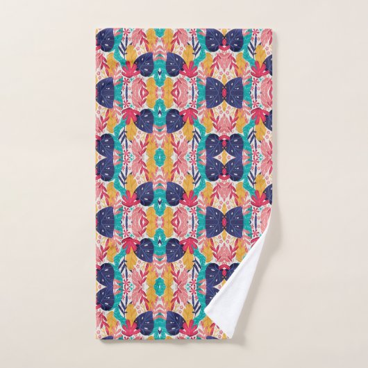 Colorful geometric-patterned towels hang  badhandtuch set (Handtuch)