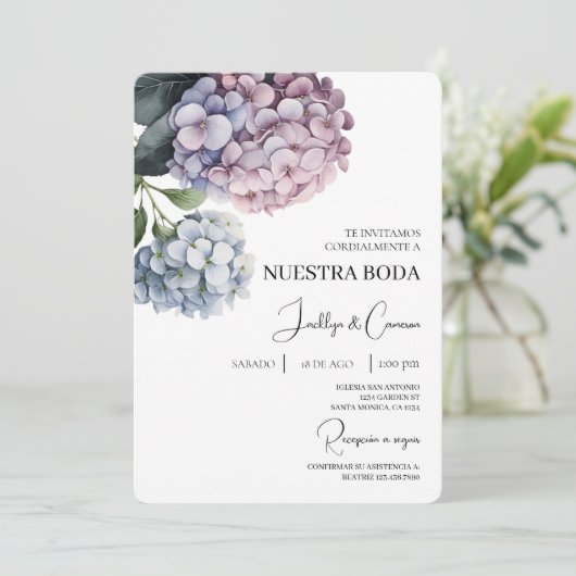 Colorful Hydrangea Spanish Wedding Einladung (Stehend Vorderseite)