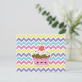Colorful Kawaii Cupcake on Chevrons Postkarte (Stehend Vorderseite)
