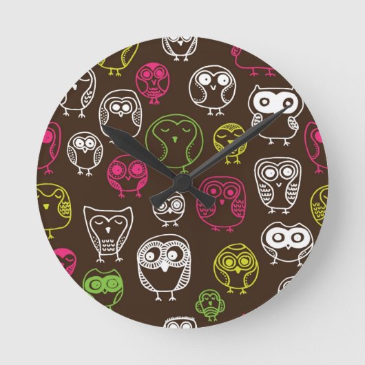 Colorful owl doodle background pattern runde wanduhr (Vorderseite)