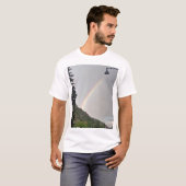 Colorful Rainbow Over Suburban Street Lamp T-Shirt (Vorne ganz)