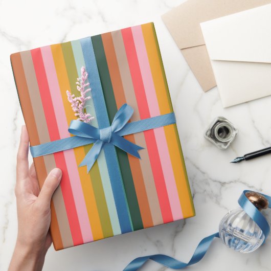 Colorful Retro Multicolor Playful Stripe Geometric Geschenkpapier (Schenken)