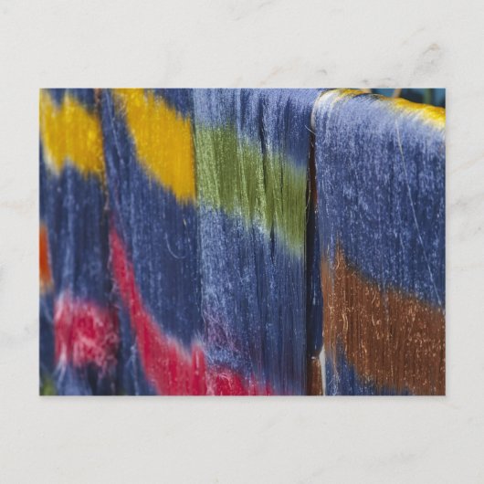 Colorful silk threads, Mandalay, Myanmar Postkarte (Vorderseite)