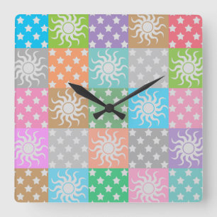 Colorful sun and stars pattern quadratische wanduhr