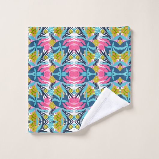 Colorful towel set with vibrant geometric pattern  (Waschlappen)