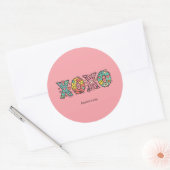 Colorful Whimsical "XOXO" Valentine's Day Runder Aufkleber (Umschlag)