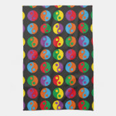Colorful Yin Yangs Geschirrtuch (Vertikal)