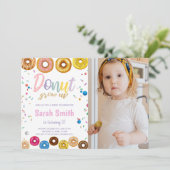Colors Donut Birthday Einladungen mit Foto (Stehend Vorderseite)