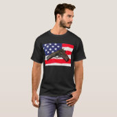 Colt 1911 auf US-Flagge T-Shirt (Vorne ganz)