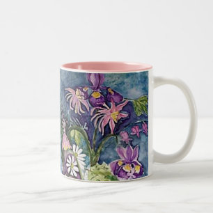 Columbineiris und -gänseblümchen zweifarbige tasse