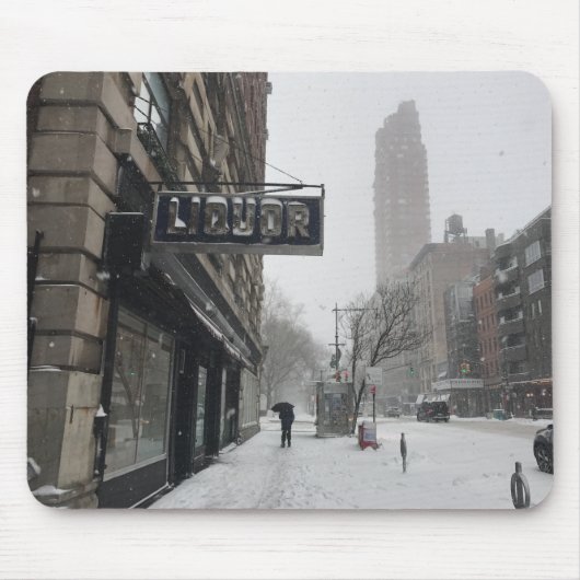 Columbus Avenue Liquor Store NYC Snowstorm Winter Mousepad (Vorne)