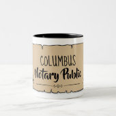 Columbus Notary Public Scroll Feather Quill Zweifarbige Tasse (Mittel)
