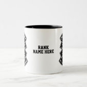 Combat Medic - Anpassbarer spartanischer Patch Zweifarbige Tasse (Mittel)