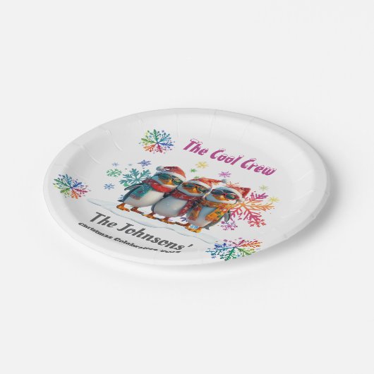 Come Chill mit der Coolsten Crew Around Christmas Pappteller (Schrägansicht)