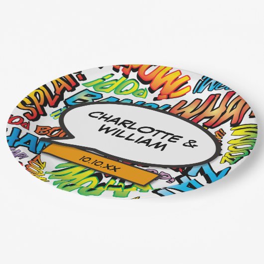 Comic Book Superhero Trendy Typografie Pappteller (Schrägansicht)