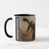 Comic-Stil Inanna mit Dinosaurier Tasse (Links)
