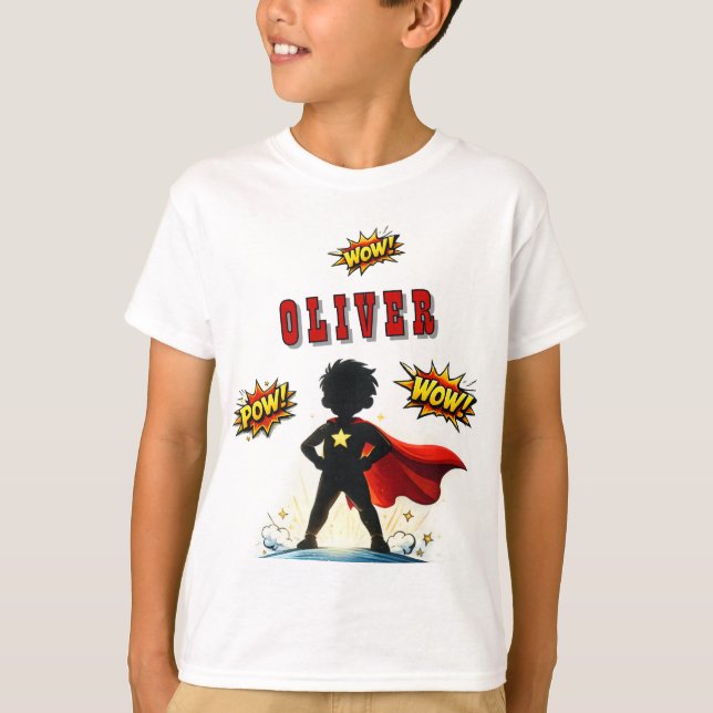 Comic Style Superhero Boy's Name Birthday Party T-Shirt (Vorderseite)