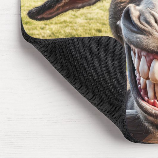 Comical Donkey trägt einen Strohhut Mousepad (Ecke)