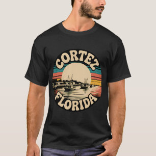 Comillas Spanien Fischerboote Pixel Art Küstenlini T-Shirt