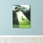 Comische UFO Kuh Abduktion gesteppte Canvas Print Leinwanddruck (Insitu (Holzboden))